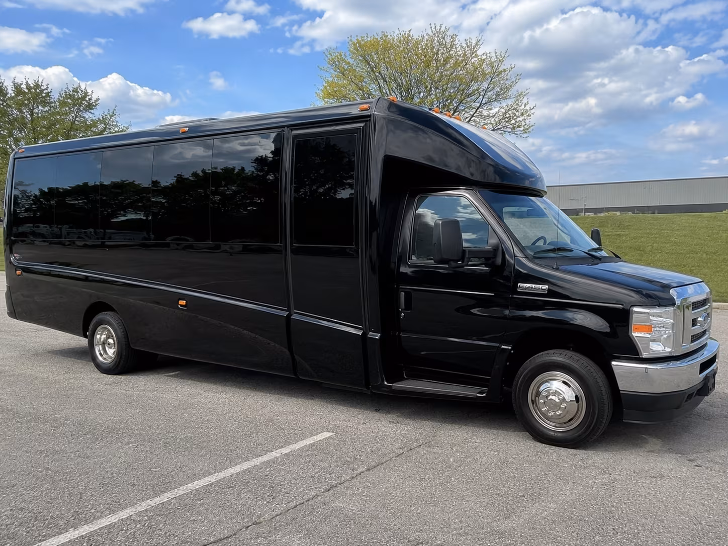 bus rentals for festival weekends and outdoor concert events near lynchburg
