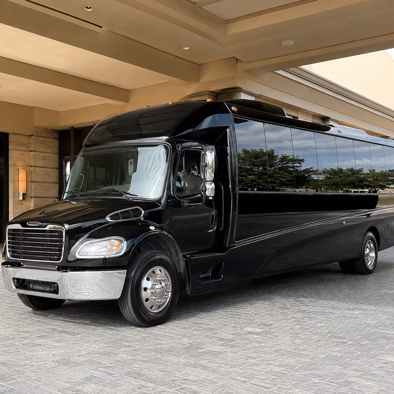 lynchburg 15 passenger minibus