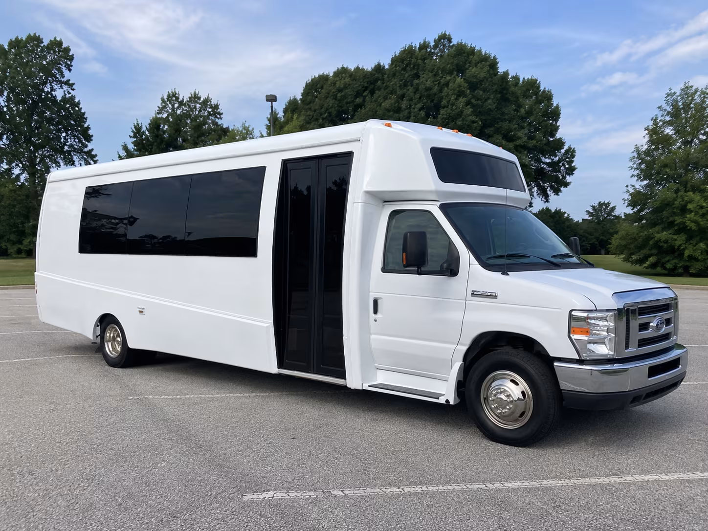 lynchburg 18 passenger party bus