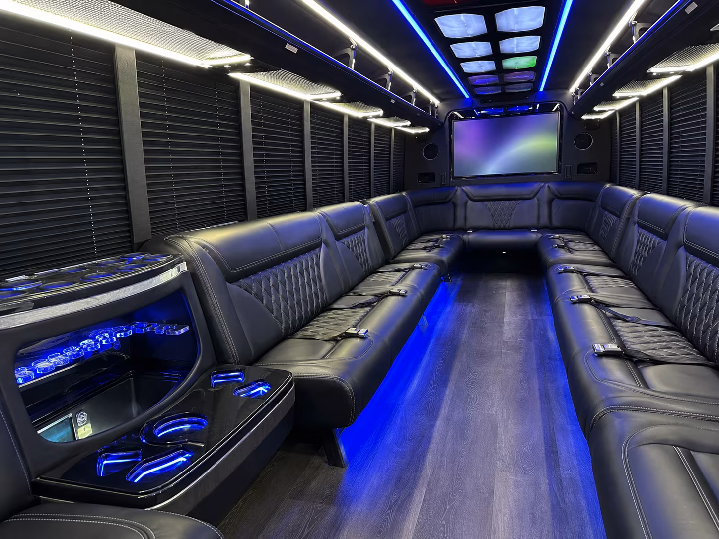 lynchburg 20 passenger party bus inside