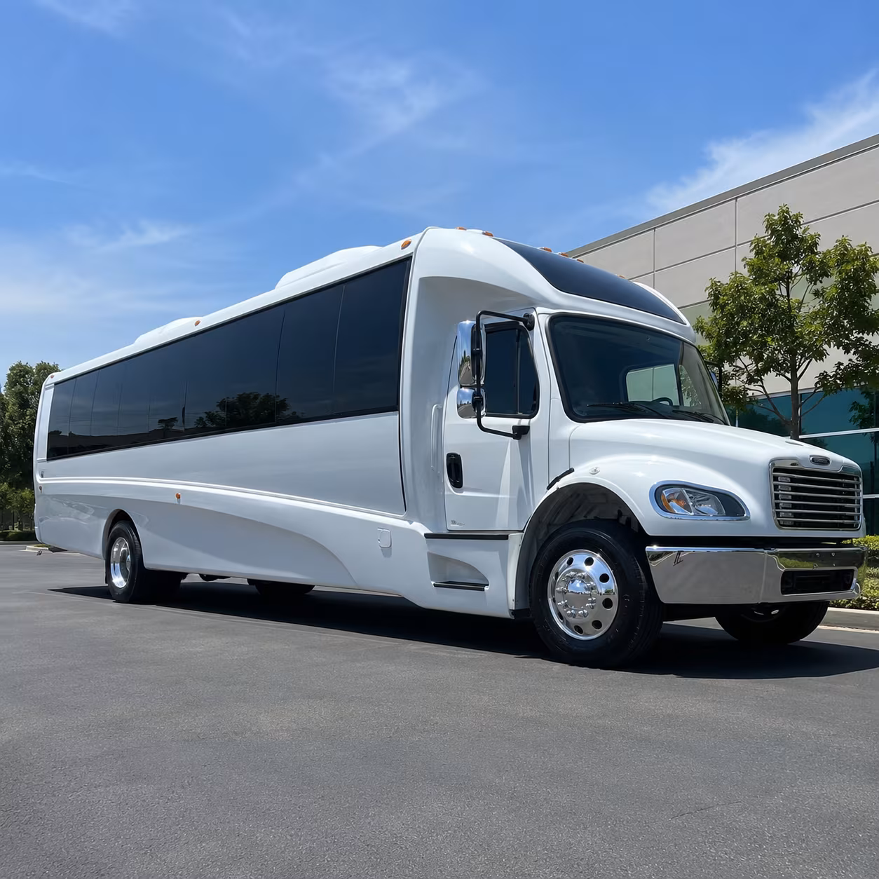 lynchburg 25 passenger minibus