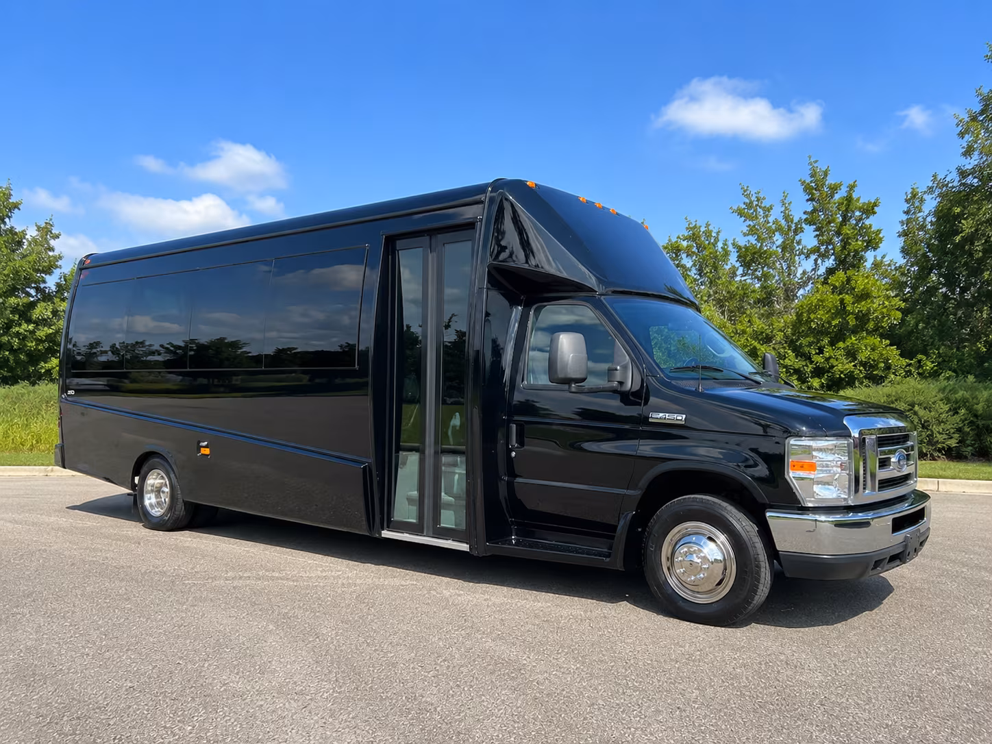 minibus rentals for lynchburg prom groups of every size