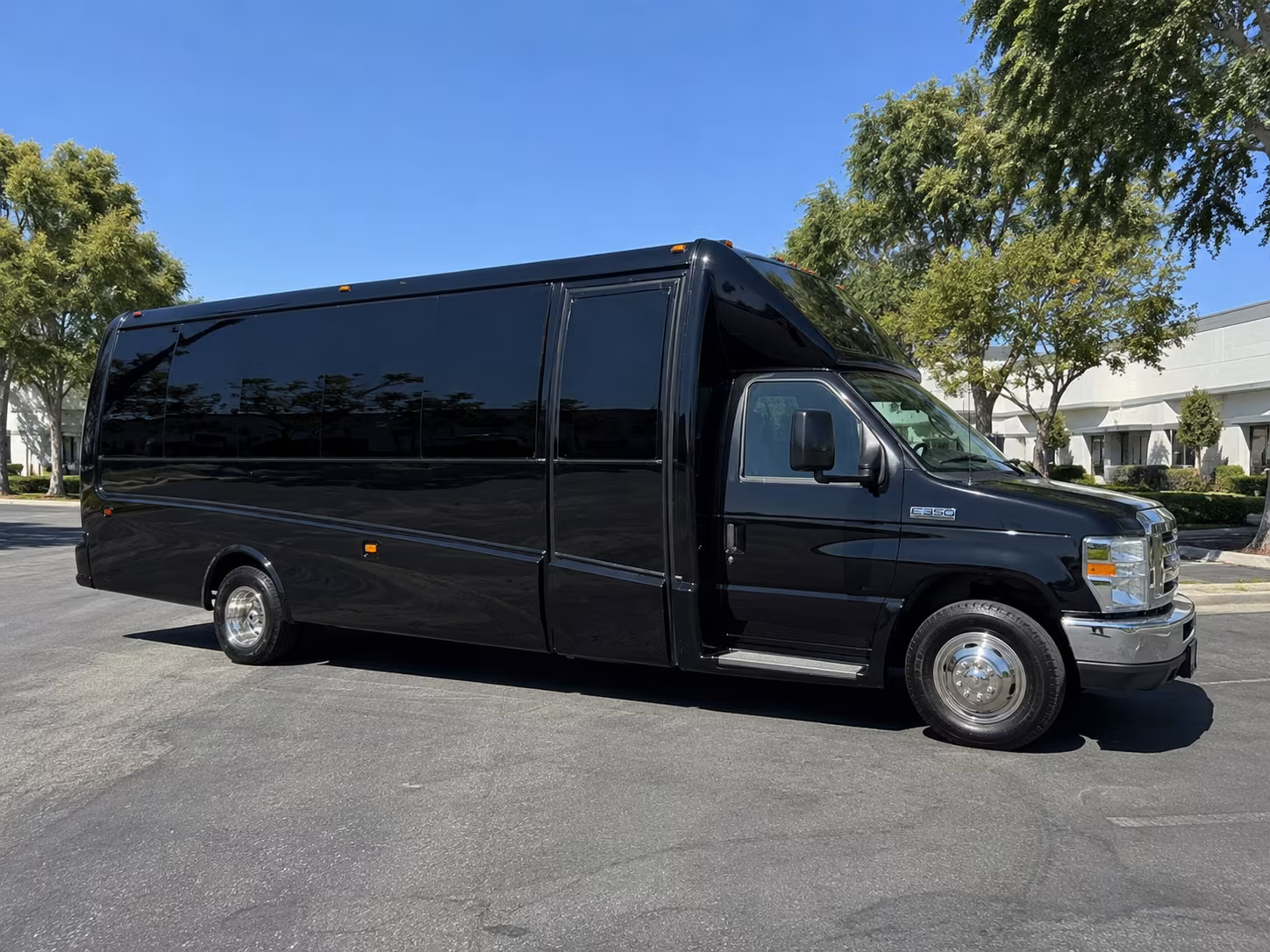 rent a party bus to amherst county wineries and tasting rooms