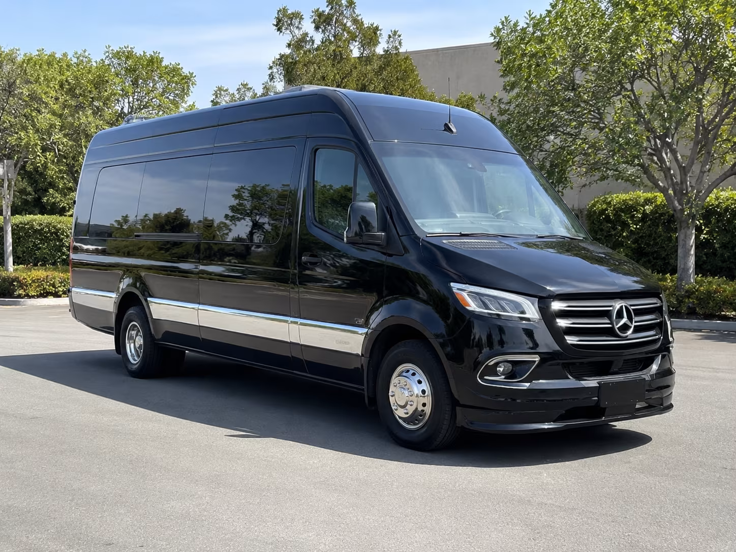 sprinter vans and minibuses for small group winery visits near lynchburg