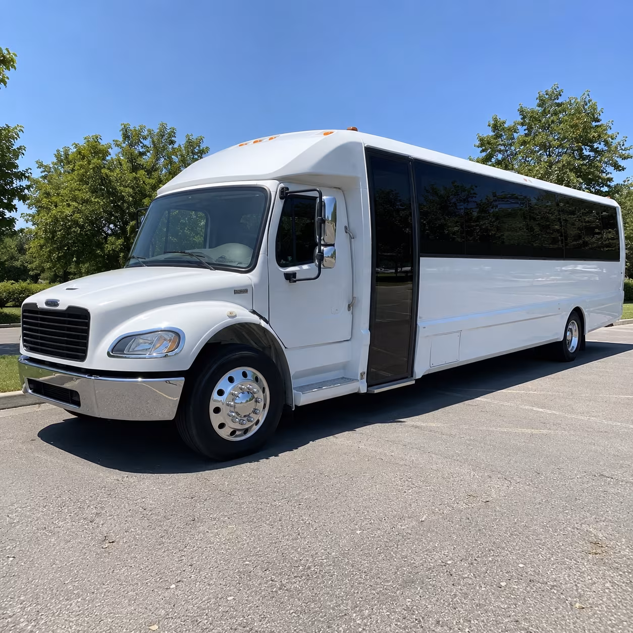 winery tour buses along the monticello wine trail